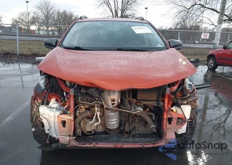 2015 Toyota Rav4 Le z USA, uszkodzony, nr VIN JTMBFREV5FD142782